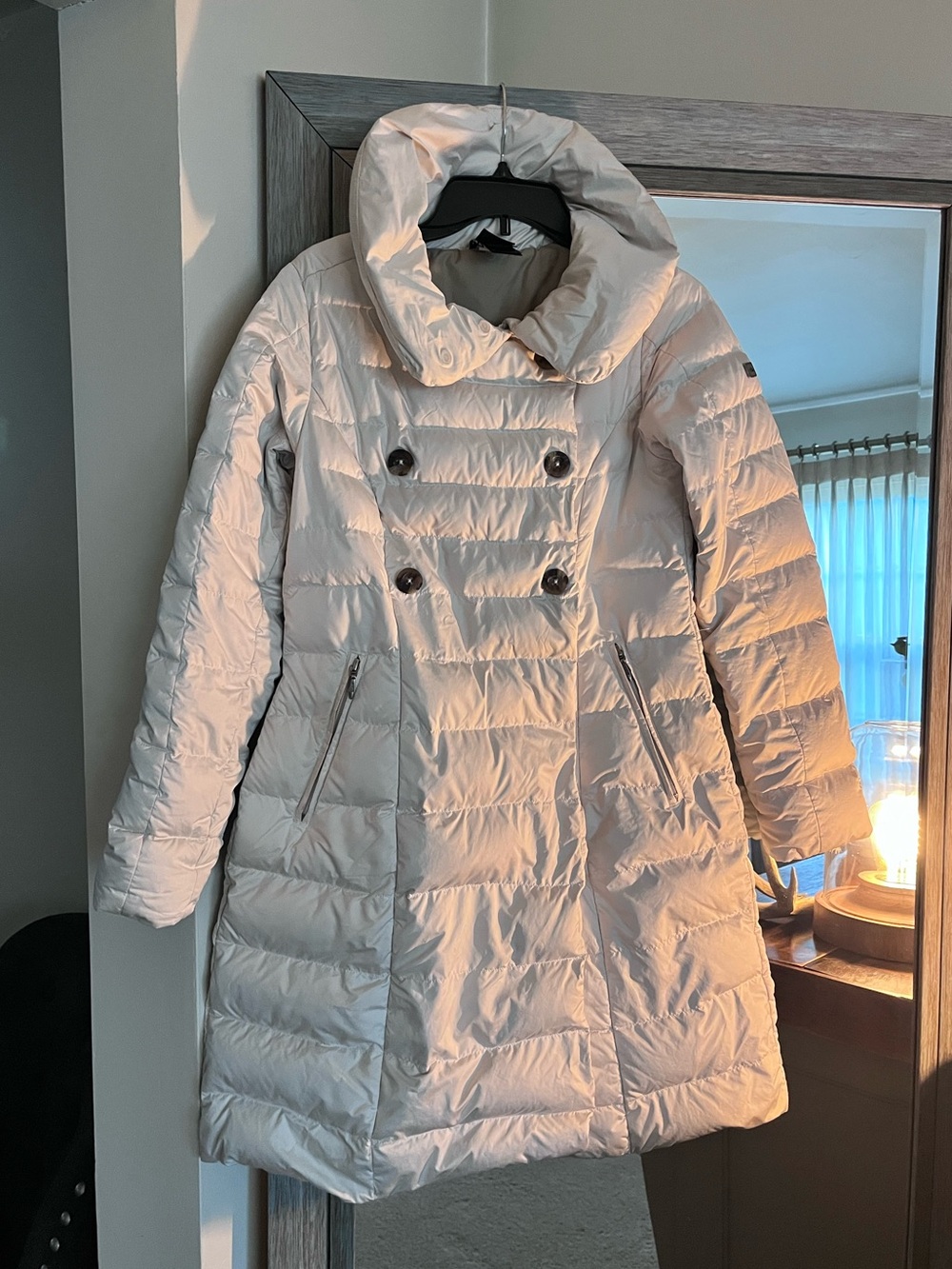 The North Face, XS, 550 puffer jacket, cream color, zipper & magnetic snap